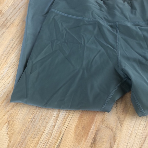 ZYIA olive green 7/8th length metallic compression leggings D2 - Picture 4 of 7